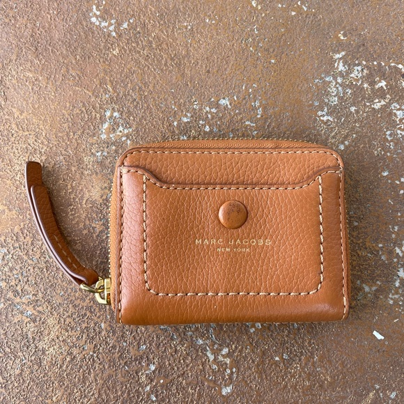 MARC JACOBS M0014215 tan WOMEN'S MINI EMPIRE CITY COMPACT LEATHER WALLET - Picture 2 of 5